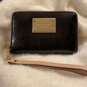 New Michael Kors Wristlet Wallet 💕